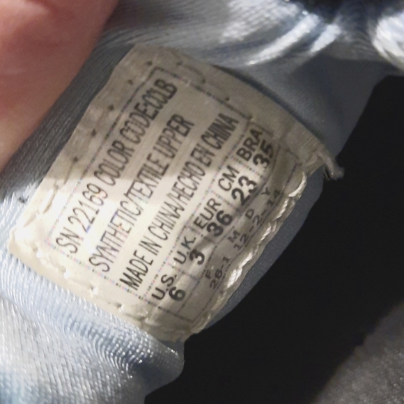 Easy Spirit. Size 6. - Picture 6 of 7